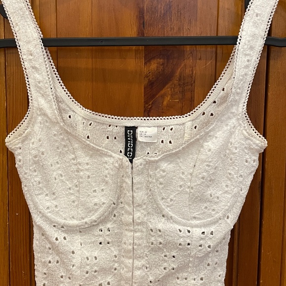 White corset - Picture 3 of 5